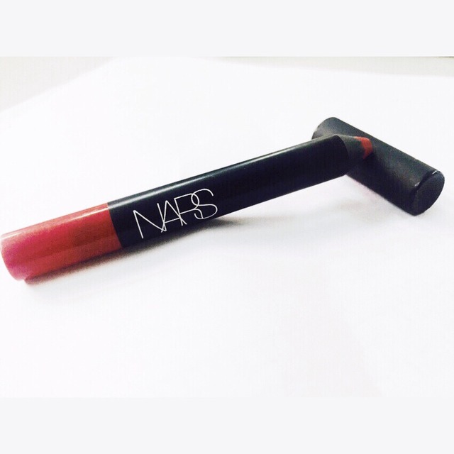 -nars 唇膏笔| mysterious red(附试色)-_价格_怎么样_NARS丝绒唇膏棒_3CE卷笔刀_NARS唇膏笔_纳斯_美国购物攻略-小红书